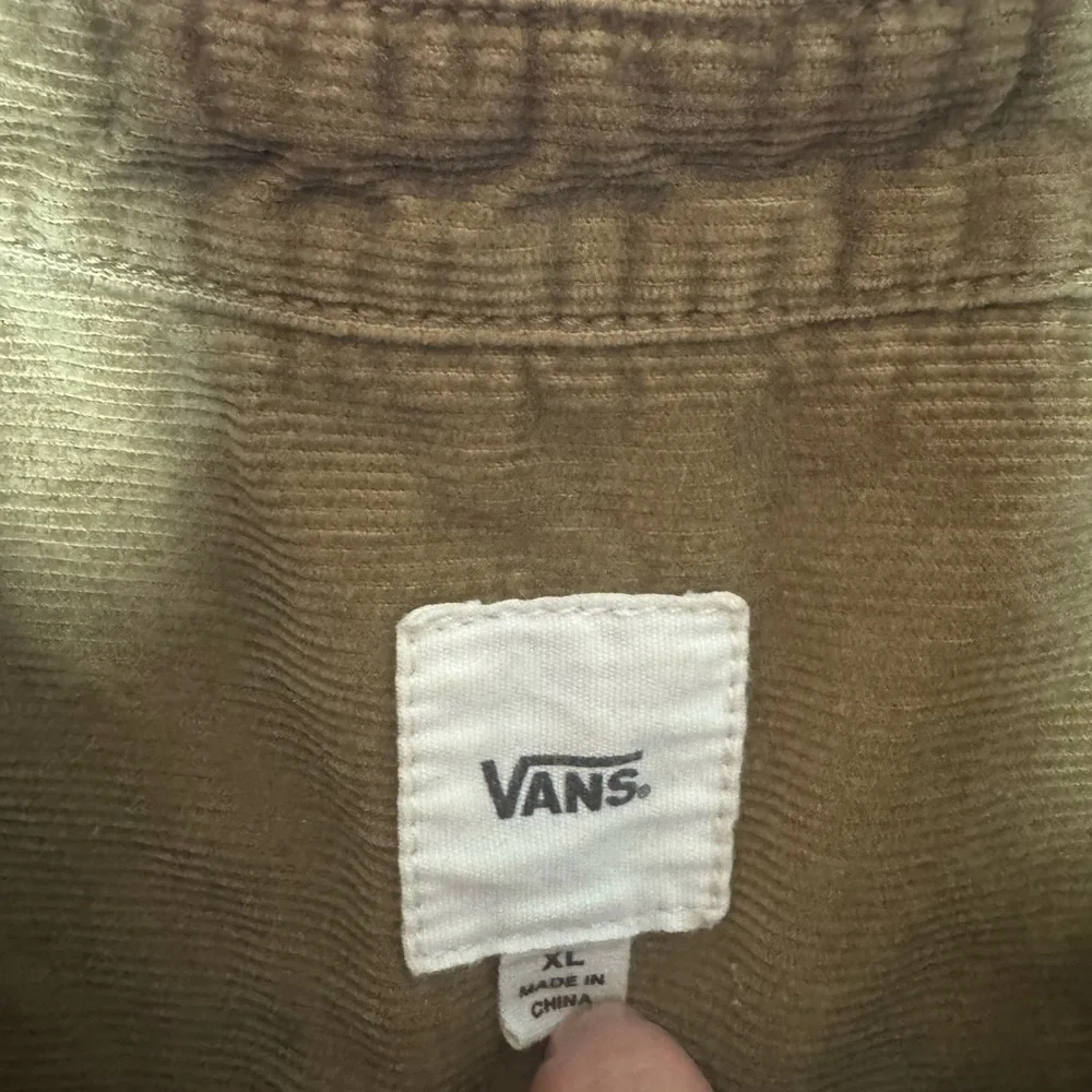 Vans XL Brown Corduroy Button-Up Shirt‎ Embroidered Logo Skate Style - Picture 6 of 9
